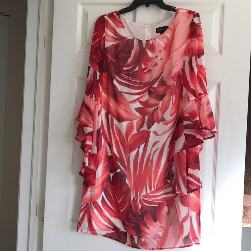 Beautiful dress, only used once, size 6